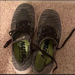 Women’s Nike fly knit running shoes